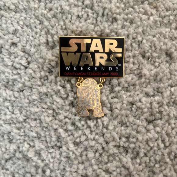 R2D2 Gold Dangle Disney Pin - Star Wars Weekends 2000 - Picture 1 of 2